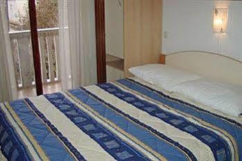 Adria Apartments Biograd Na Moru Esterno foto
